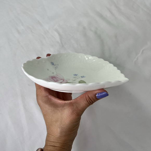 Vintage Mikasa Japan "WITH LOVE" Heart Shaped Porcelain Plate romantic collector - Picture 6 of 7